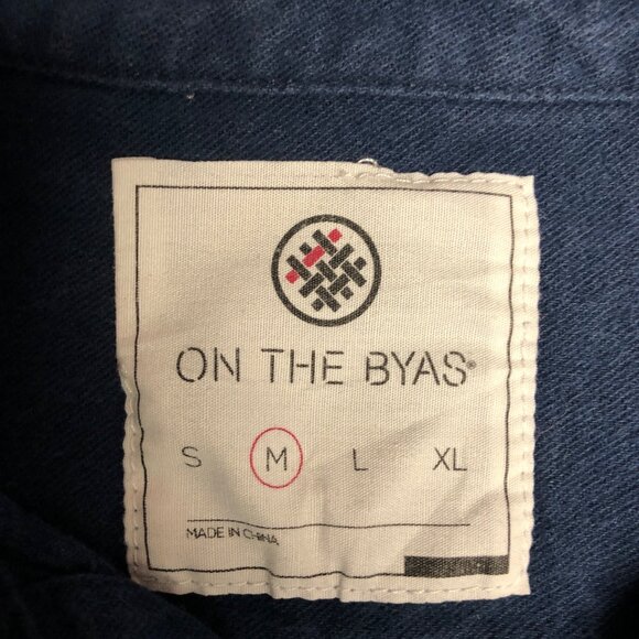 On The Byas Western Shirt Mens Size Medium Blue Southwestern Long Sleeve - Picture 4 of 7